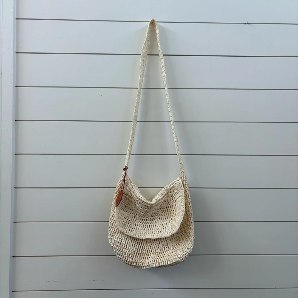 Metro Gear Cream Woven Crossbody Bag - Picture 1 of 4